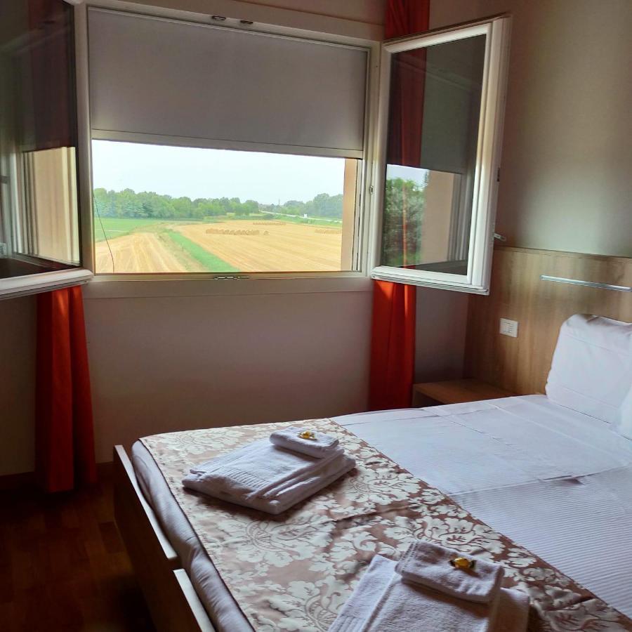 Al Cavaliere Villa ปอร์เดโนเน ภายนอก รูปภาพ